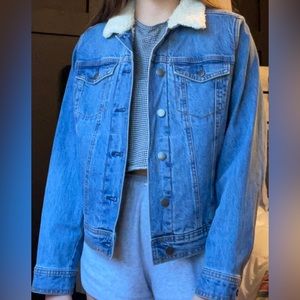 Sherpa Lined Medium Wash Jean Jacket Universal Thread Size M